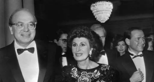 Berlusconi ricorda Bettino Craxi. «Morte in esilio pagina vergognosa»