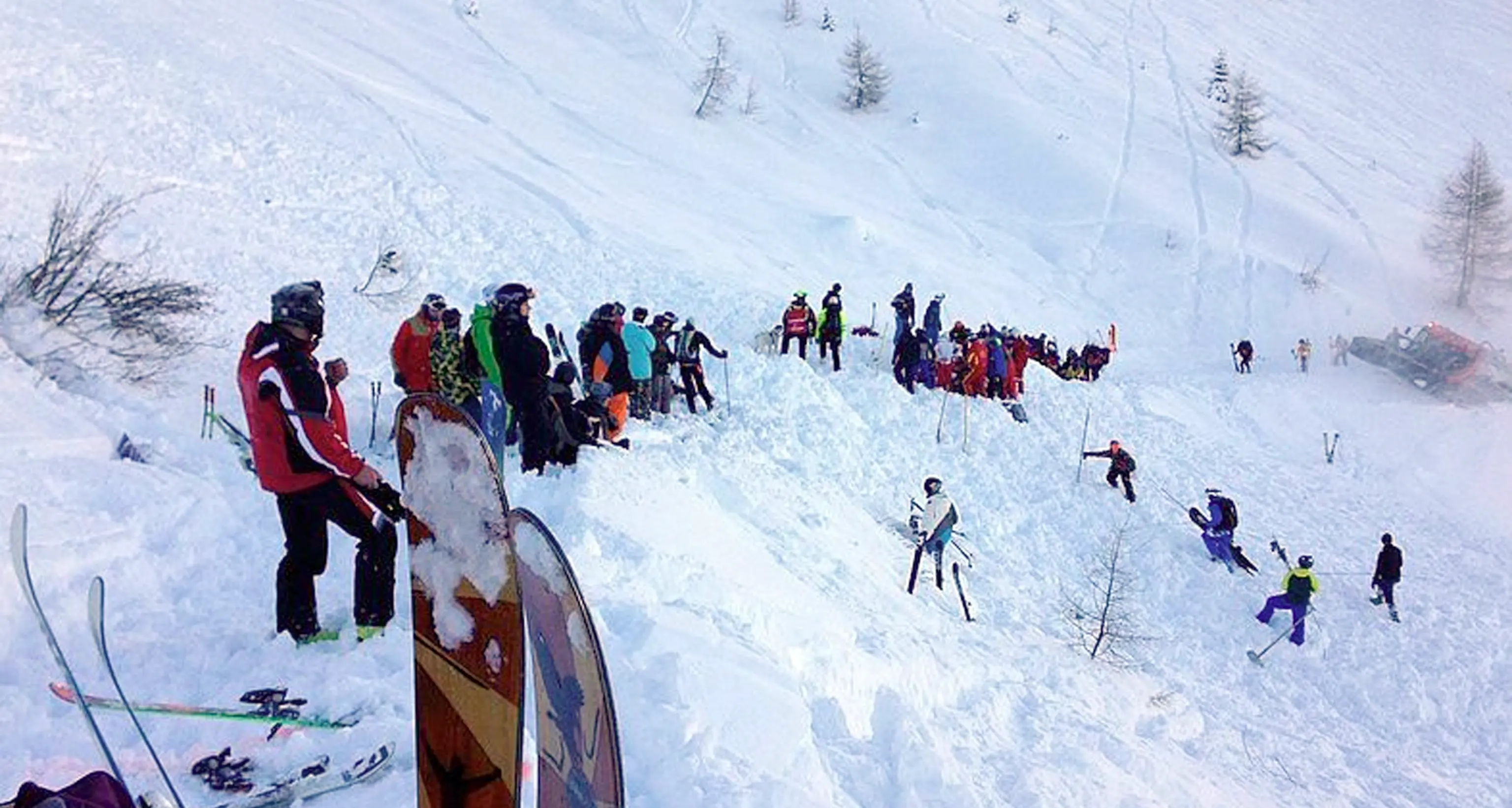 Valle Aurina, altra grande valanga: si scava nella neve