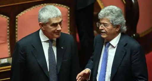 Razzi: «Se me lo chiede Silvio per il Quirinale voto anche Totò Riina»