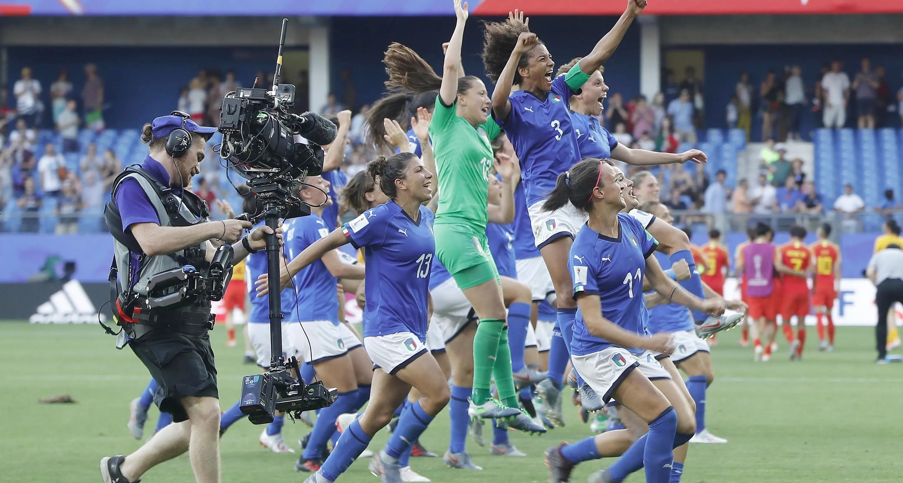 Il sogno mondiale delle azzurre Con l'Olanda in palio la semifinale Sfida nella canicola di Valenciennes