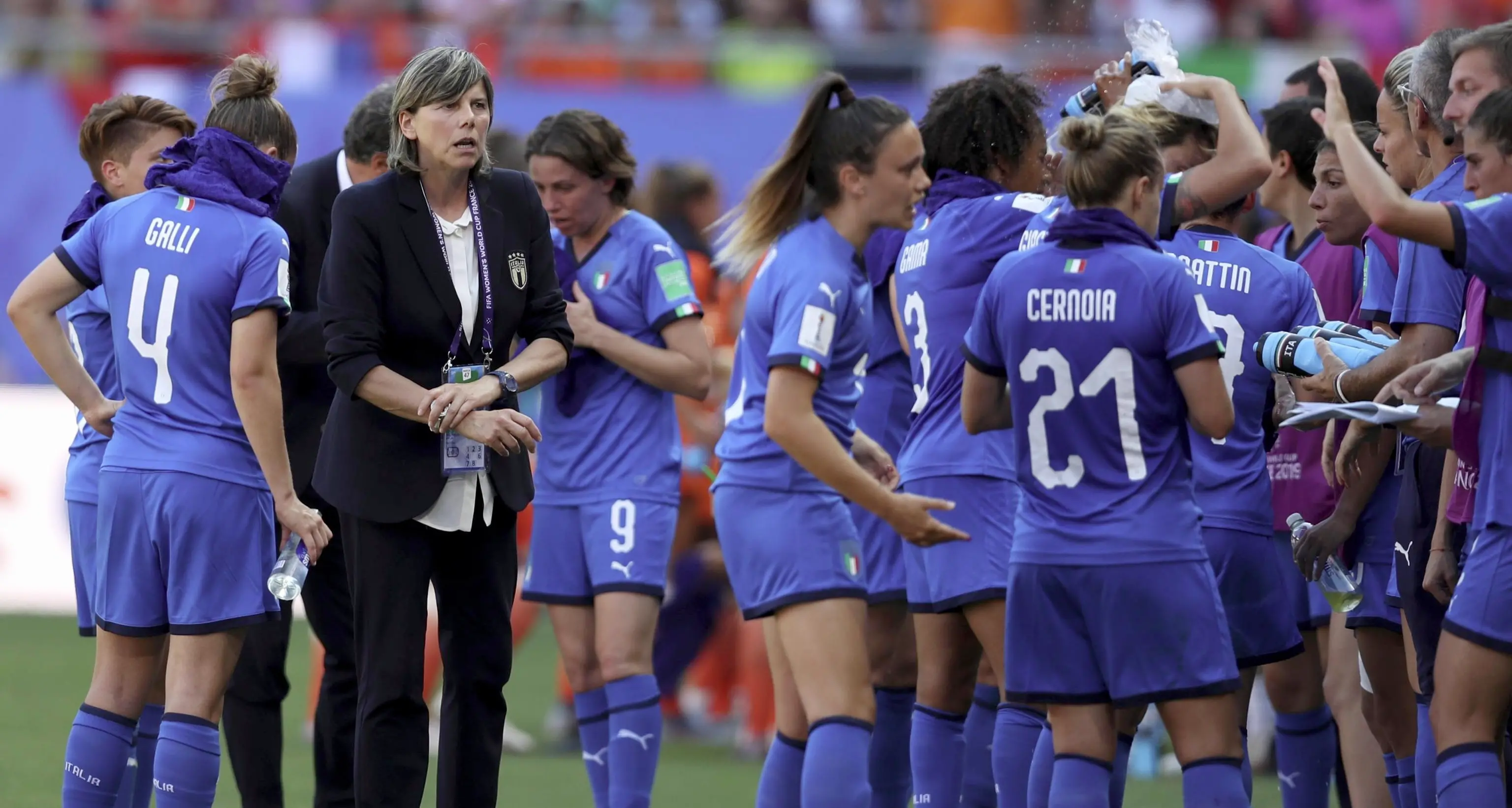 Le azzurre ritornano a casa «Ma abbiamo vinto cambiando la mentalità della gente»
