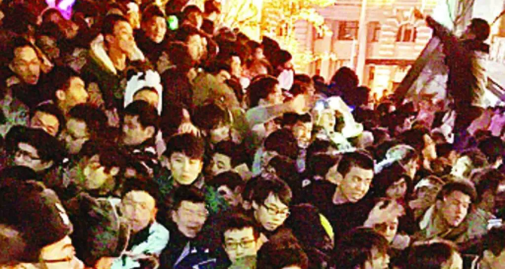 Banconote false sulla folla, oltre 35 morti a Shanghai