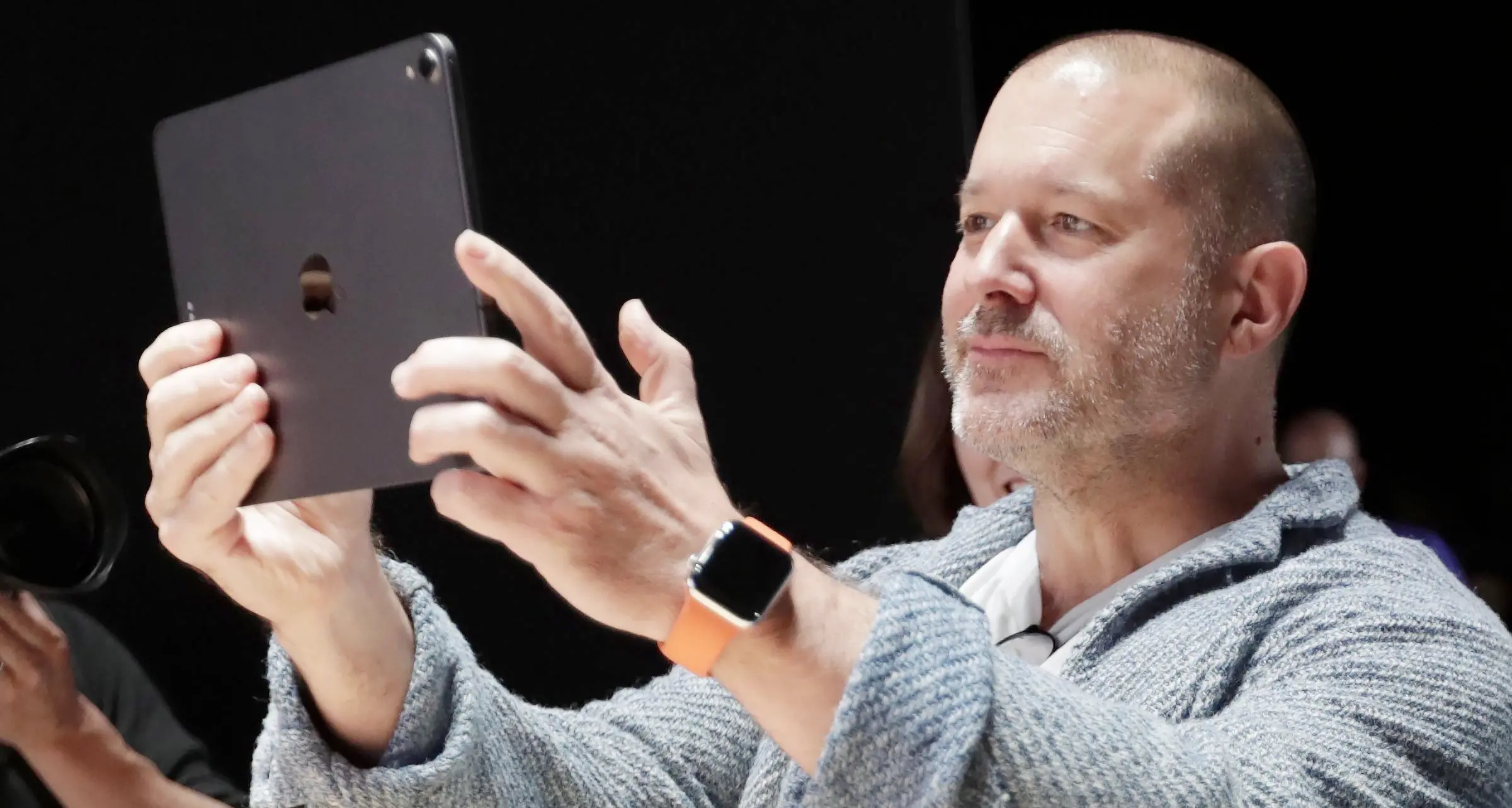 Finisce un'era Apple se ne va Jony Ive, braccio destro di Jobs