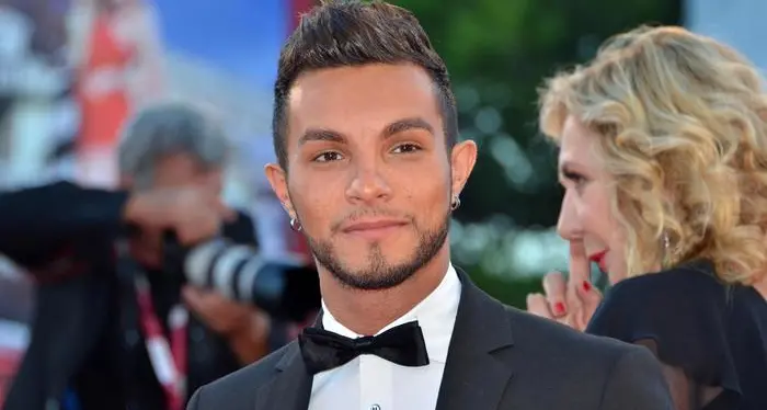 Furto di magliette: Marco Carta chiede il processo abbreviato