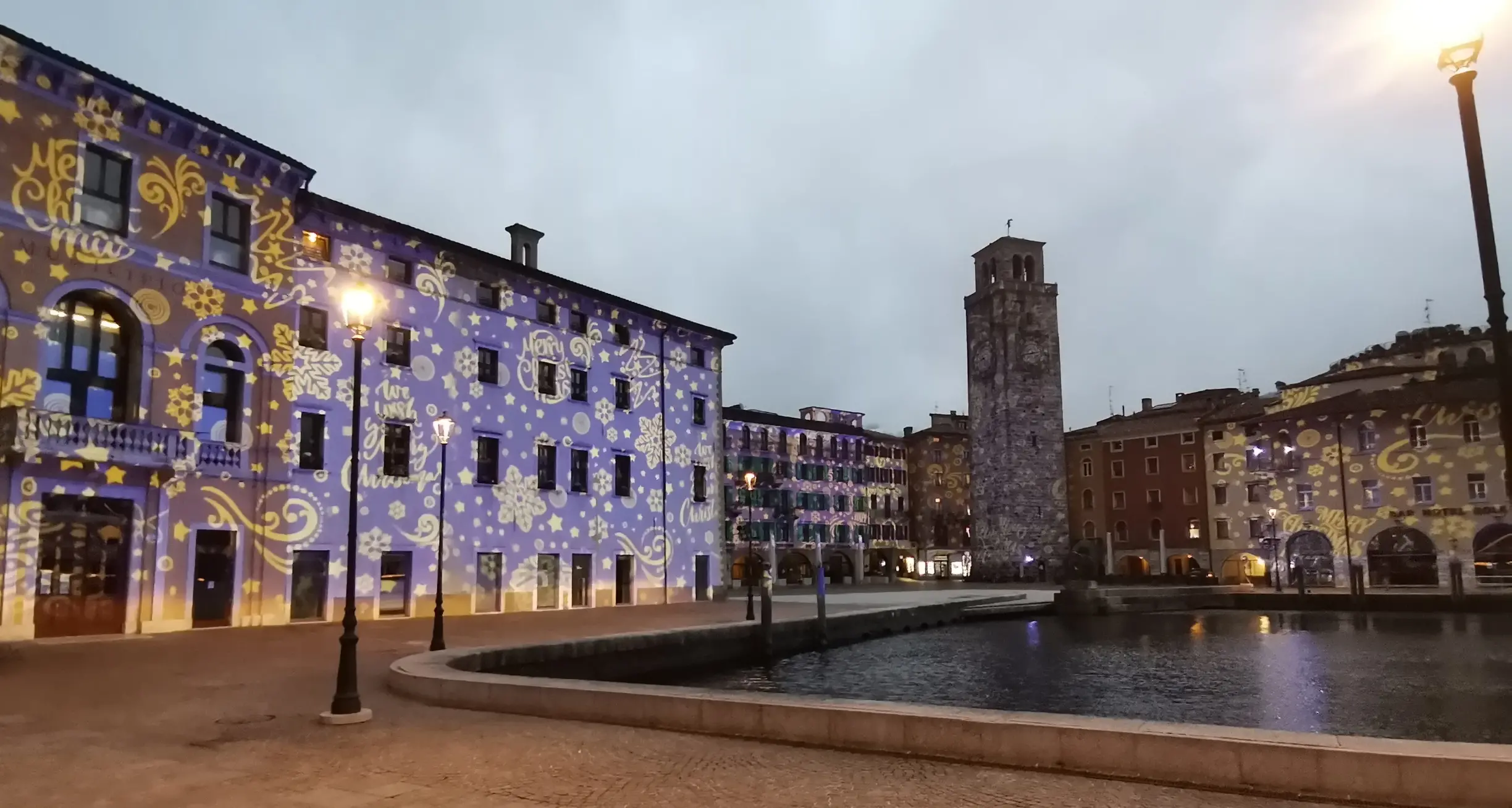 Riva del Garda a Natale: vento, silenzio e pochissime persone