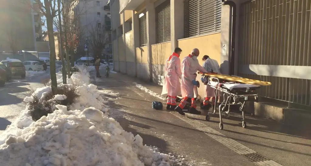 Strade e marciapiedi ghiacciati: decine di accessi al pronto soccorso