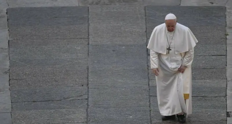 Papa Francesco ha la sciatalgia, non presiederà Vespri e Te Deum