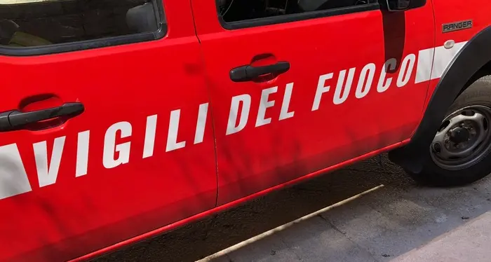 Bimba di 7 anni muore nell'incendio della casa: salve mamma e sorellina