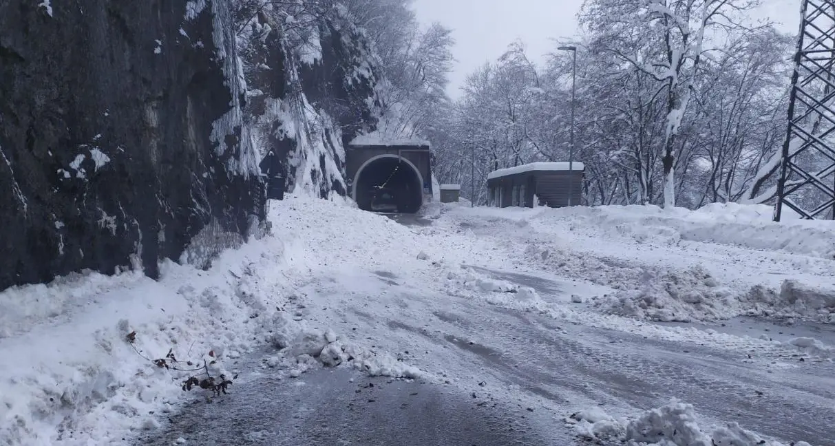 Riaperta la statale del Caffaro, liberato dalla neve il tratto pericoloso di Ponte Pià