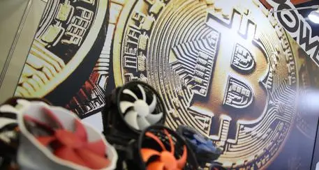 Bitcoin sfonda quota 30 mila dollari