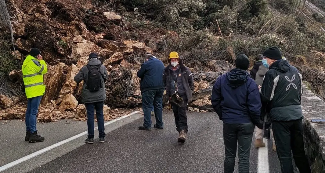 Frana sulla Gardesana Il sopralluogo di Fugatti