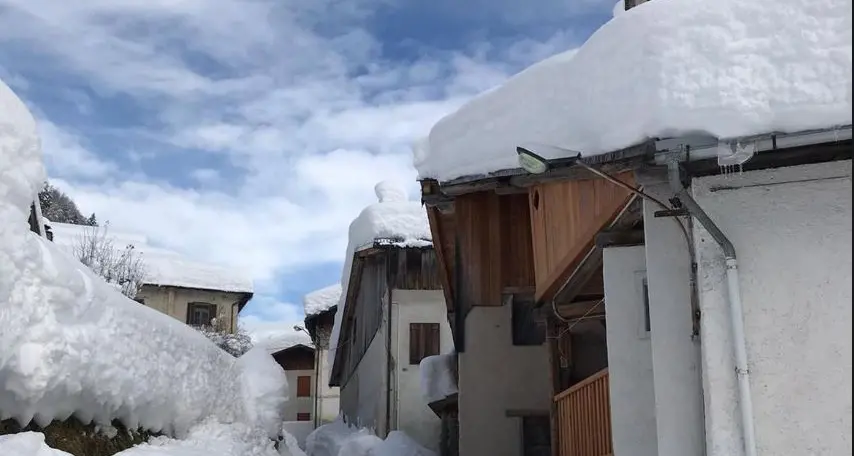 Il Cadore sommerso dalla neve: Protezione Civile e pompieri trentini in viaggio per prestare aiuto