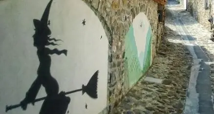 E' il giorno delle Befane: in tanti borghi italiani (e in web) la tradizione rifiorisce