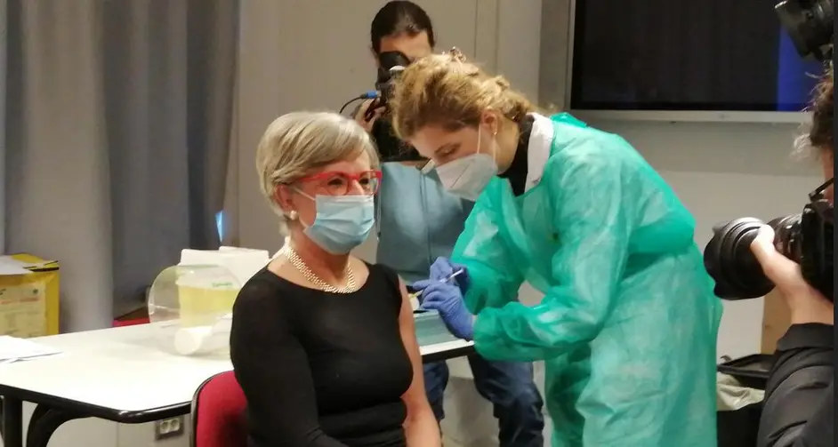 Vaccinazione covid: all'Apss tutti i presidenti degli Ordini delle professsioni sanitarie Segnana: «Insieme per dire che è fondamentale»