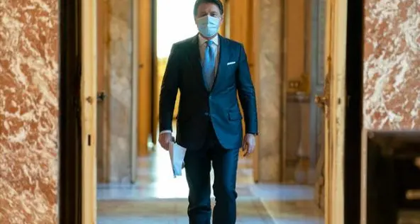 Giuseppe Conte si dimetterà a mezzogiorno, nell'ultimo Consiglio dei Ministri l'annuncio: \"Vado dal Capo dello Stato\"