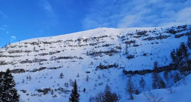 Valanga su Cima Verde alle Viote: scialpinista trascinato a valle per 300 metri, salvato dal Soccorso Alpino
