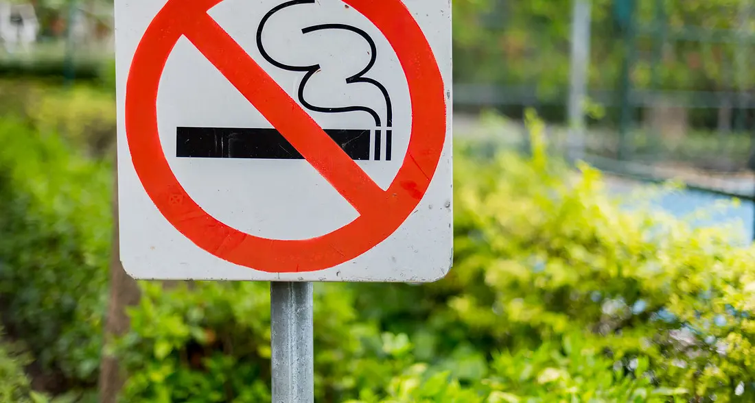 Stop al fumo all'aperto nelle aree pubbliche Milano apripista in Italia