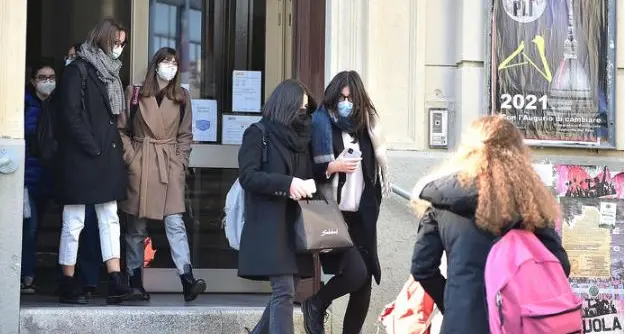 Nuove iscrizioni alle scuole trentine: in calo i licei umanistici, aumentano artistico, scientifico e linguistico