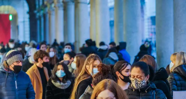 Nuovo decreto covid: viaggi fra regioni vietati fino al 27 marzo. Pressing delle autonomie: svolta sui vaccini, misure più snelle e ripartenza economica
