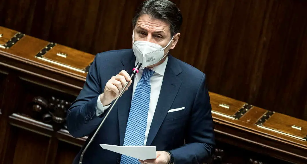 Conte incassa la fiducia alla Camera domani la conta in Senato: si va verso un rimpasto