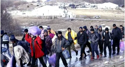 Bosnia, il dramma dei migranti nei campi al confine croato Accuse alla Ue: diritti negati
