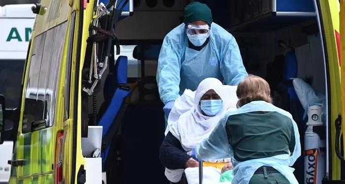 Covid, oggi record decessi in Gran bretagna: sono 1.600, oltre 90.000 in totale