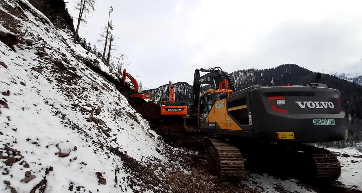 Passo Rolle, dopo la frana riapre la strada a Forte Buso