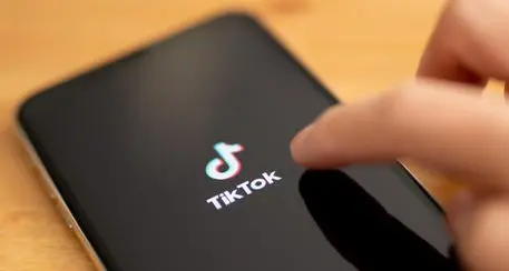TikTok e minorenni la società: \"Siamo al lavoro per tutelare gli utenti\"