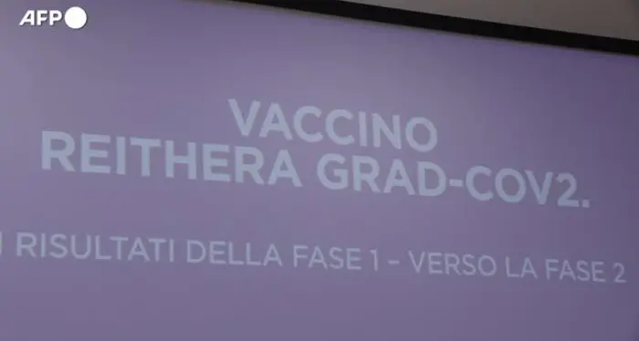 A settembre milioni di dosi del vaccino italiano Reithera. Ema: l'AstraZeneca non per tutte le età