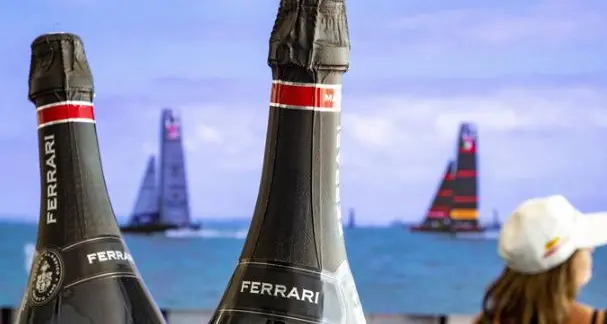 Ferrari spumanti brinda a Luna Rossa: ecco l'edizione limitata per l'America's Cup Prada