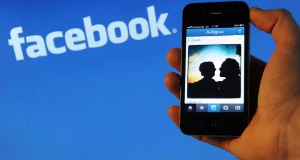 Troppi bambini online illegalmente: il Garante apre un'inchiesta su Facebook e Instagram