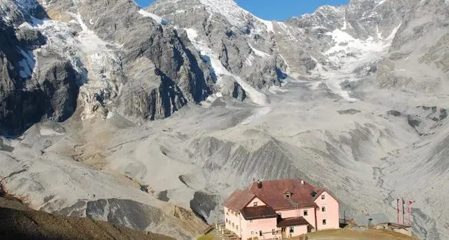In vendita il rifugio \"Milano\" allo Stelvio, la Provincia di Bolzano lo vuole cedere