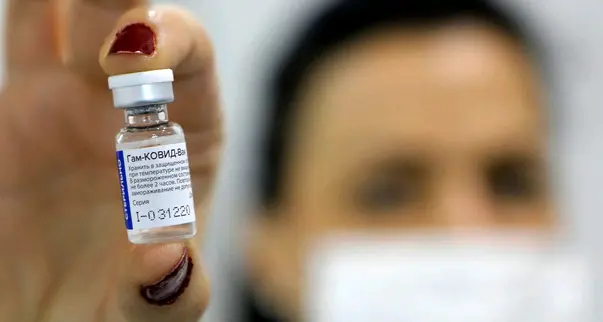 Vaccini, l'Ema ha avviato la valutazione per autorizzare lo Sputnik V