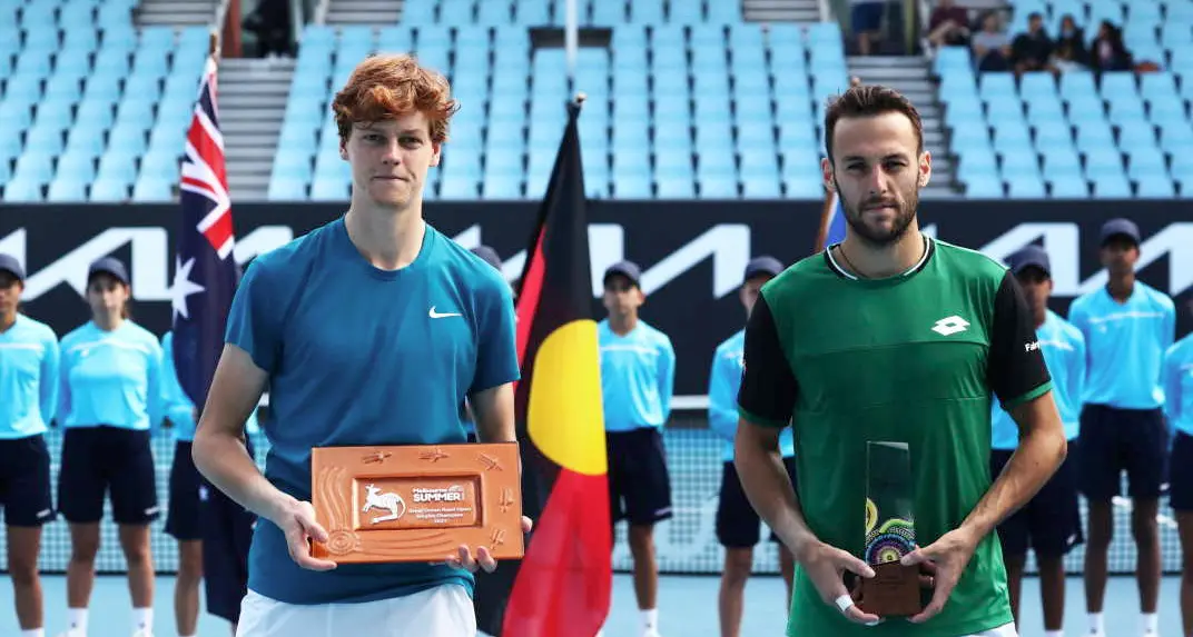 Sinner show a Melbourne, battuto Travaglia, è il secondo titolo ATP per Jannik
