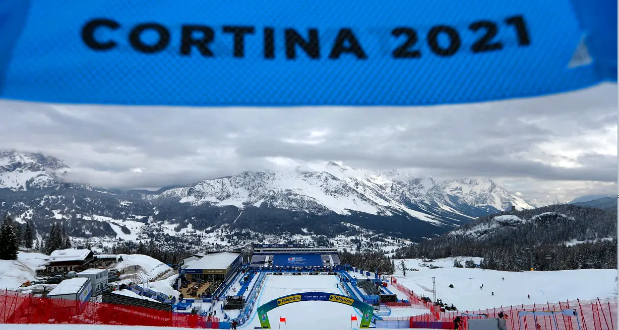 Torna il sole a Cortina, domani i due super-G aprono i mondiali