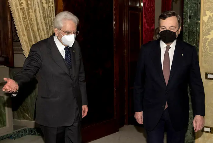 Roma - il Presidente della Repubblica Sergio Mattarella con il Prof. Mario Draghi, oggi 12 febbraio 2021. (Foto di Paolo Giandotti - Ufficio per la Stampa e la Comunicazione della Presidenza della Repubblica)