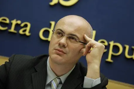 Federico D' Inca' durante la conferenza stampa del M5S per presentare la mozione di sfiducia al Ministro delle Politiche Agricole, Nunzia De Girolamo. Roma 22, Gennaio 2014. ANSA/ GIUSEPPE LAMI