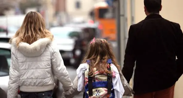 Ai bimbi il cognome del padre? \"Un retaggio arcaico\", per la Consulta