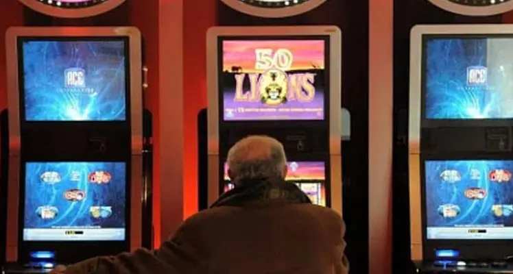 Leonardi a sostegno delle imprese con le slot Esercenti con lui, contrarie le associazioni che si battono contro la ludopatia