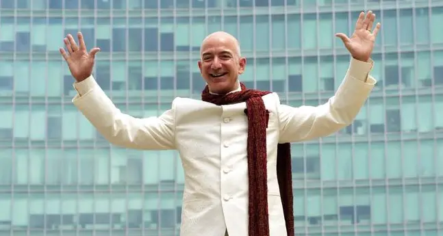Bezos di Amazon è il più ricco del mondo: nuovo sorpasso di Musk di Tesla