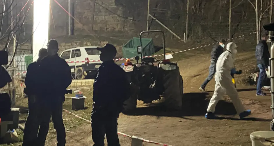 Deborah attirata in campagna con la promessa di un assegno per il figlio. Si pensa a un omicidio premeditato, Lorenzo Cattoni è sempre grave in ospedale