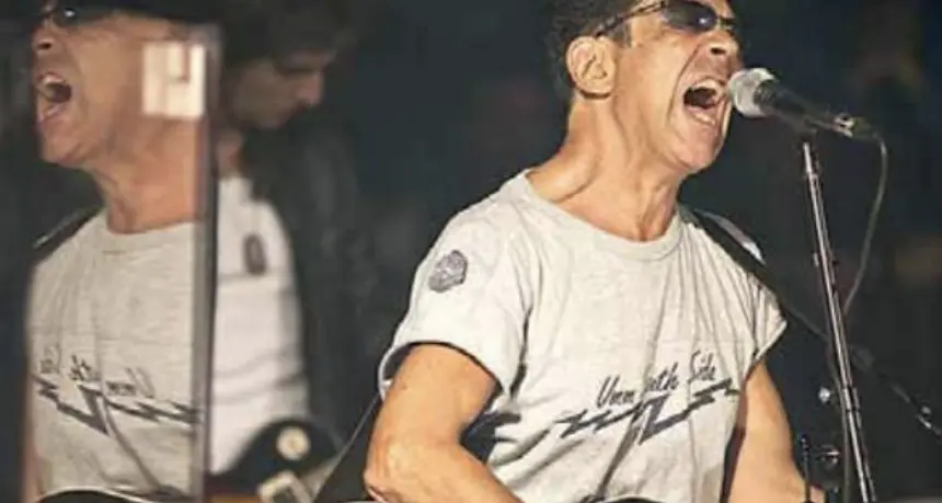 L'emergenza continua, Bennato rinvia al 2022