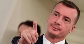 Casalino: \"Il mio libro? Ho venduto più copie di Obama e per 2 milioni lavorerei con Berlusconi\"