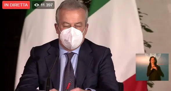 Il nuovo dpcm fra malumori e paure, l'unica chiusura vera è per le lezioni a scuola