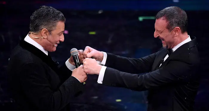 Sanremo, oggi ospiti anche Alex Schwazer e Laura Pausini. Ecco il programma della serata