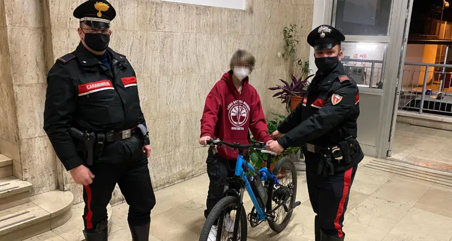 Rubata la mountain-bike nuova alla ragazzina: i Carabinieri la ritrovano e glie la consegnano