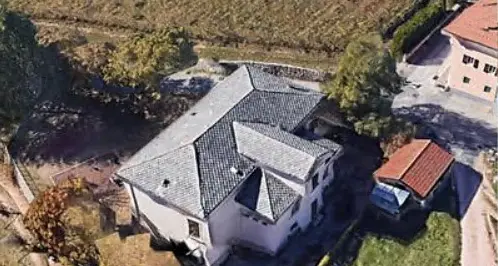 Villamontagna, le ex elementari in forte stato di degrado