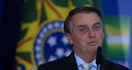 Il presidente brasiliano Bolsonaro torna a criticare il lockdown: \"Uscite di casa, non siate codardi\"