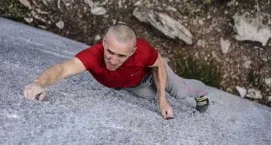 L'incredibile salita di Alfredo Webber: a 52 anni su \"Panem et circensem\" ad Arco, in freesolo su un 8C