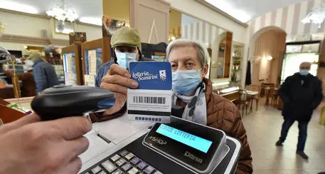 Lotteria degli scontrini, oggi la prima estrazione: quante chance di vincere?